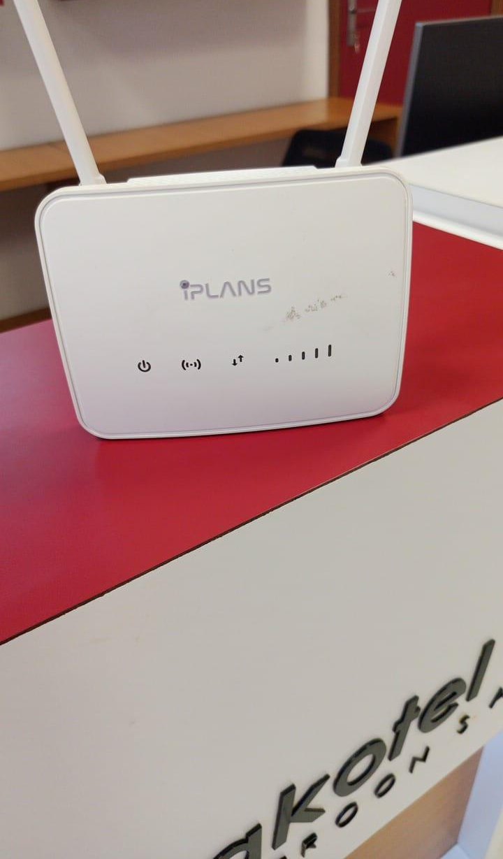 Box internet iPLANS, comptoir Kakotel — FTTX / accès data.